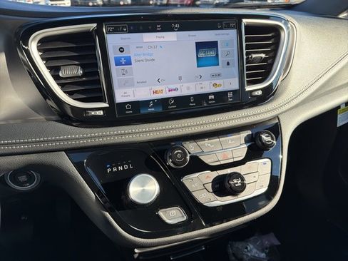 New 2026 Chrysler Pacifica Select w/ S Appearance Package image 13