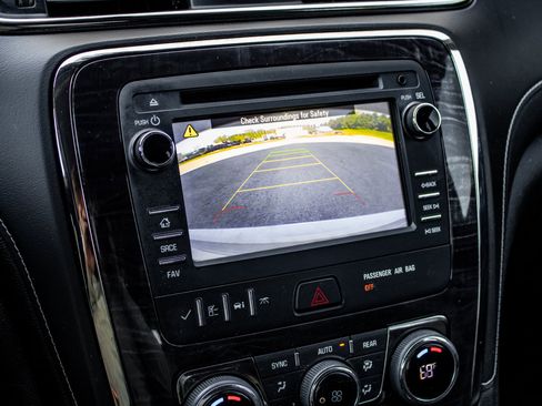 Used 2015 Buick Enclave Leather AWD/4WD image 34