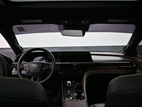 Certified 2024 Toyota Crown AWD/4WD image 30
