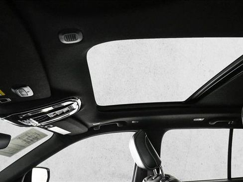 Used 2023 Jeep Grand Cherokee Overland image 16