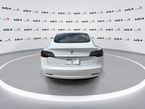 Used 2022 Tesla Model 3 RWD image 7