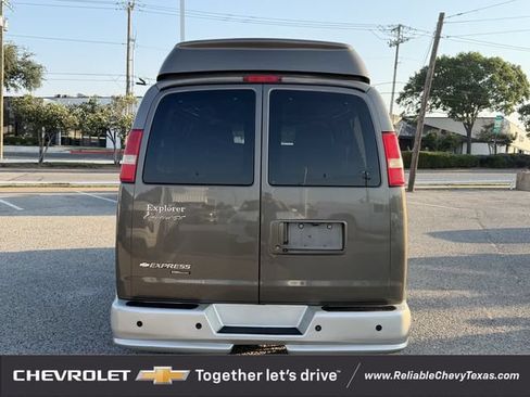Used 2014 Chevrolet Express 1500 RWD image 7