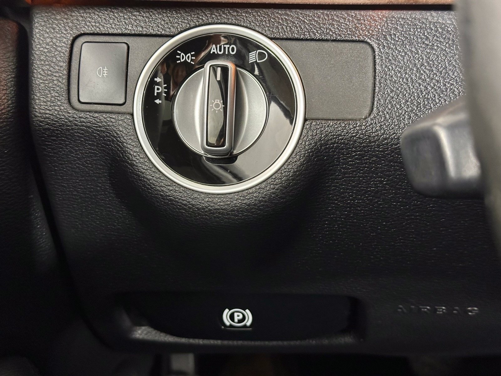 Used 2011 Mercedes-Benz E 350 4MATIC Sedan image 26