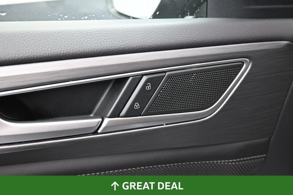 Used 2025 Volkswagen Atlas Cross Sport SE FWD image 33
