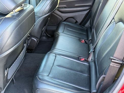 Used 2024 Jeep Grand Cherokee Limited image 13