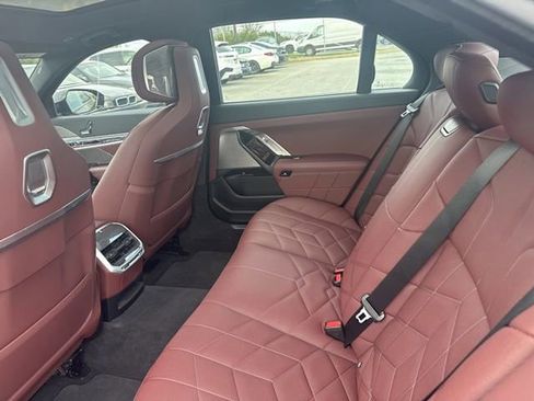 Used 2023 BMW 760i xDrive image 20