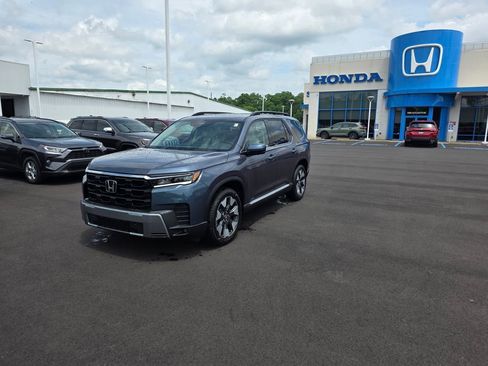 New 2026 Honda Pilot Touring image 7