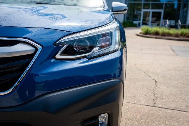 Used 2021 Subaru Outback Touring AWD/4WD image 3