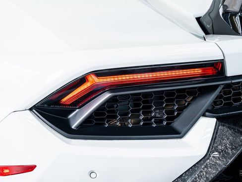 Used 2018 Lamborghini Huracan Performante image 29