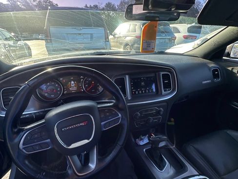 Used 2021 Dodge Charger SXT w/ Leather Interior Group RWD image 11