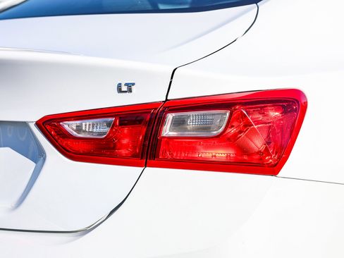 Used 2023 Chevrolet Malibu LT image 24