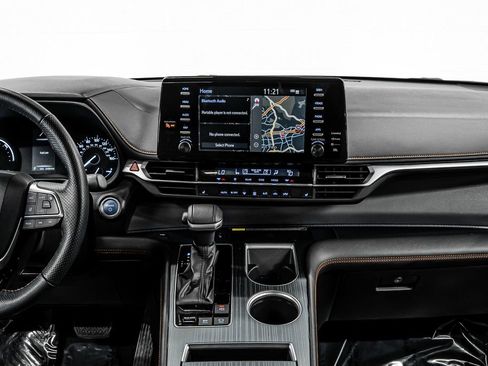 Used 2021 Toyota Sienna XSE image 25