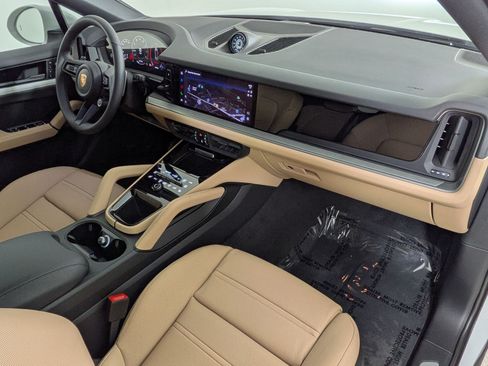 New 2026 Porsche Cayenne Coupe AWD/4WD image 25