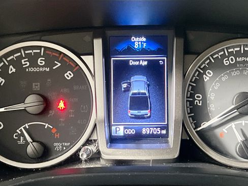 Used 2022 Toyota Tacoma SR5 w/ Technology Package RWD image 22
