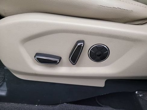 Used 2018 Ford Explorer Limited w/ Equipment Group 301A FWD image 24