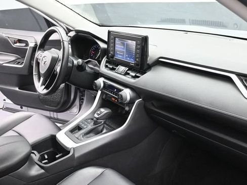 Used 2022 Toyota RAV4 XLE Premium AWD/4WD image 36