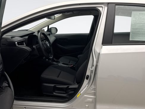 Used 2026 Toyota Corolla LE w/ LE Premium Package FWD image 8
