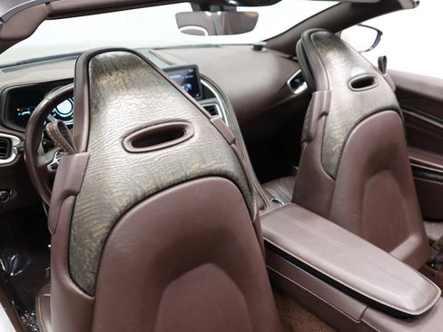Used 2019 Aston Martin DB11 Volante RWD image 53