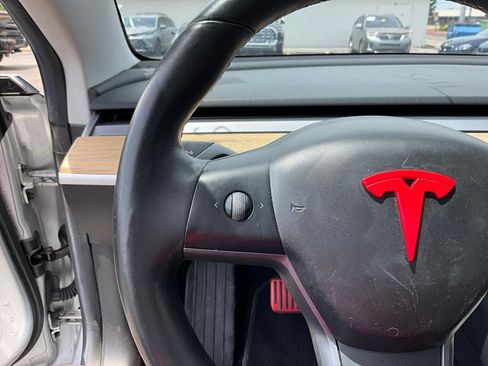 Used 2018 Tesla Model 3 Long Range RWD image 10