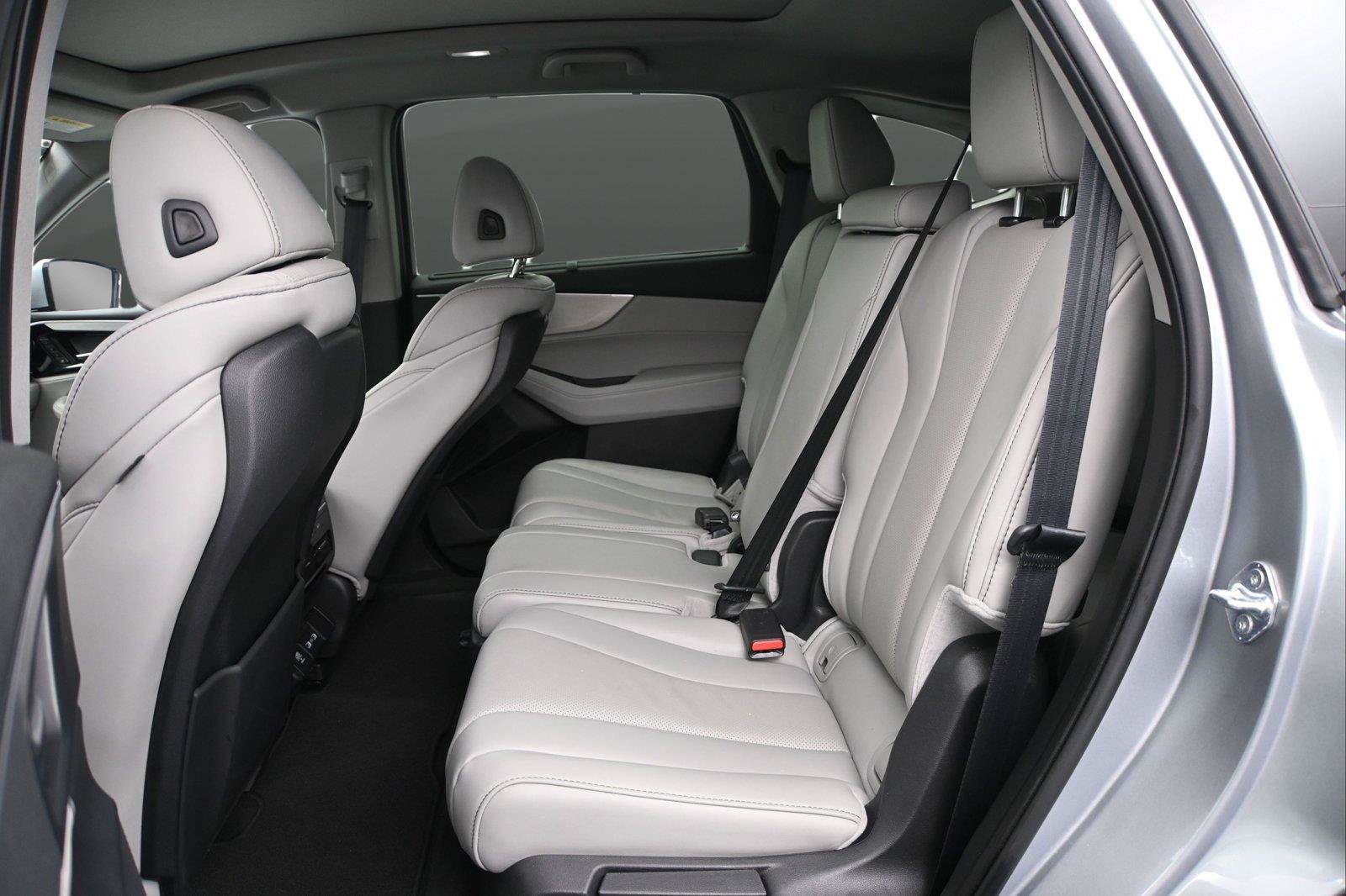Certified 2024 Acura MDX w/ Technology Package AWD/4WD image 4