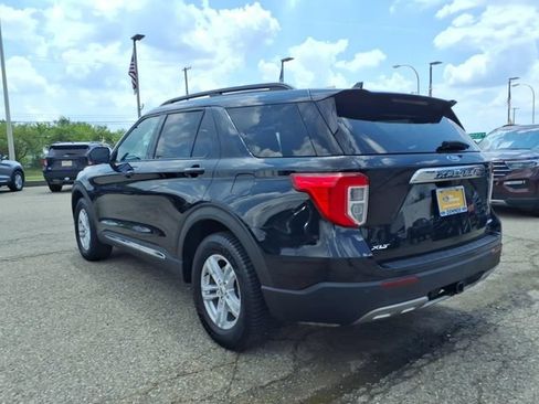 Certified 2021 Ford Explorer XLT w/ Equipment Group 202A AWD/4WD image 5