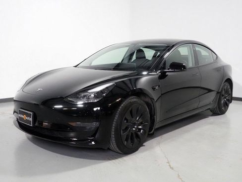 Used 2023 Tesla Model 3 image 11