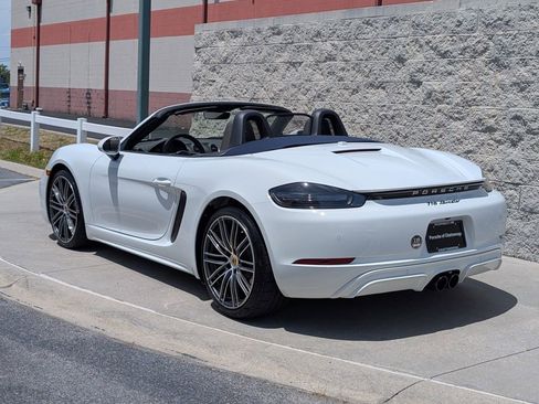 Certified 2025 Porsche 718 Boxster RWD image 3