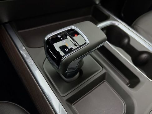 New 2026 GMC Sierra 1500 SLT w/ SLT Premium Package image 17