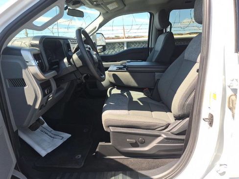 Used 2024 Ford F350 XLT AWD/4WD image 4