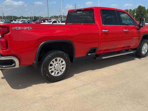 Used 2024 Chevrolet Silverado 2500 LTZ AWD/4WD image 7