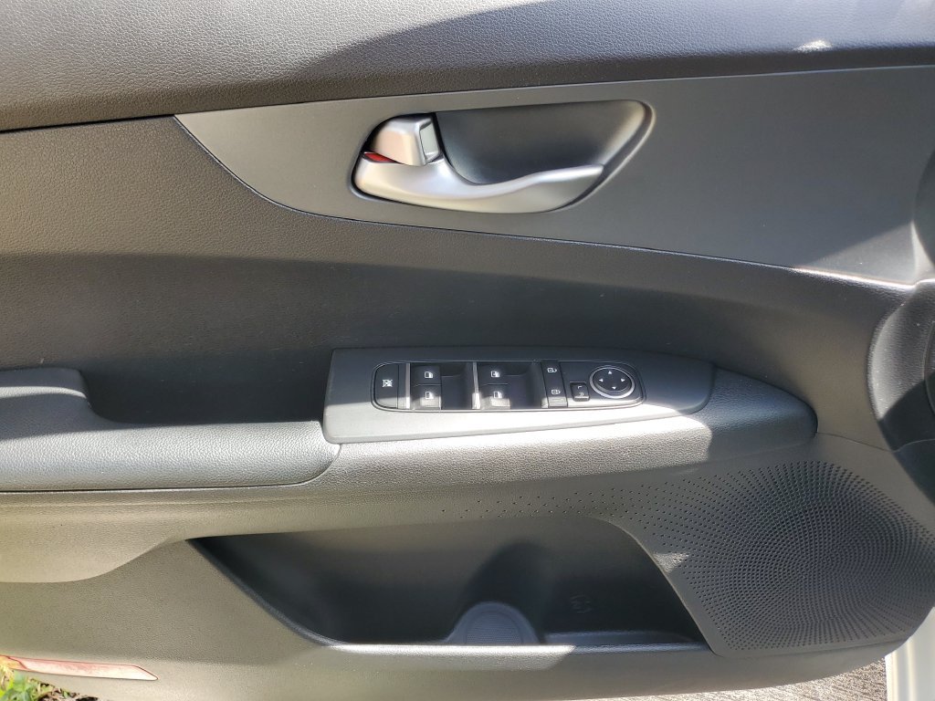 Used 2021 Kia Forte LXS FWD image 18