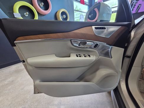 Used 2016 Volvo XC90 T8 Inscription w/ Vision Package AWD/4WD image 20