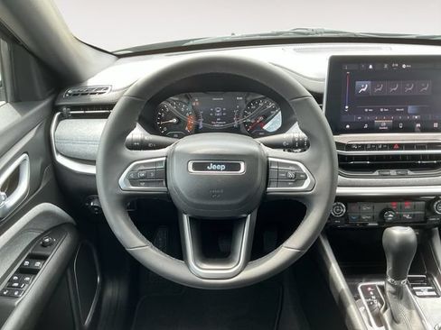 Used 2023 Jeep Compass Latitude AWD/4WD image 10