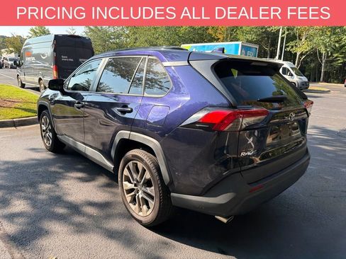 Used 2020 Toyota RAV4 XLE Premium FWD image 4