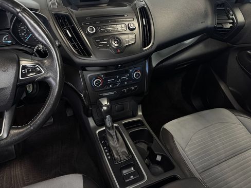 Used 2018 Ford Escape SE w/ SE Sport Appearance Package AWD/4WD image 19