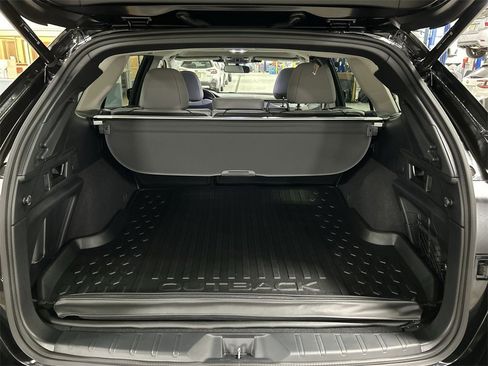 Certified 2025 Subaru Outback Premium image 27