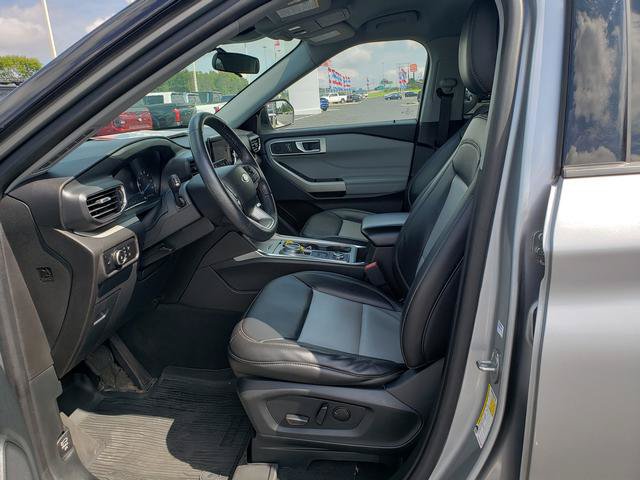 Used 2023 Ford Explorer XLT w/ Equipment Group 202A AWD/4WD image 10