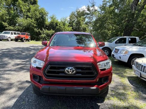 Used 2020 Toyota Tacoma SR image 4