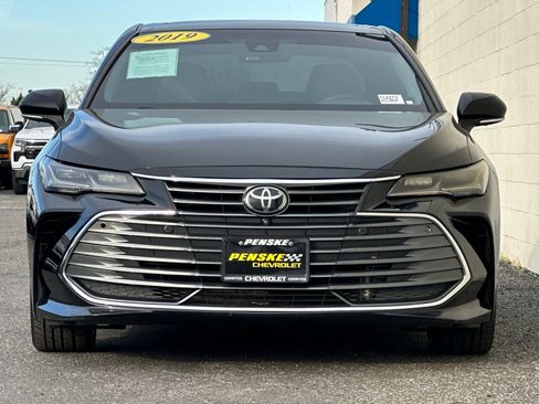 Used 2019 Toyota Avalon Limited image 9