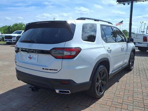 Used 2025 Honda Pilot Black Edition image 5
