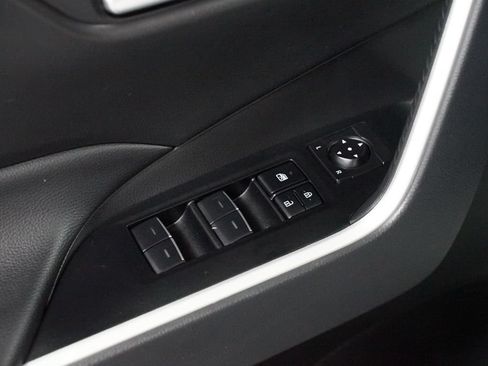 Used 2025 Toyota RAV4 XLE FWD image 31