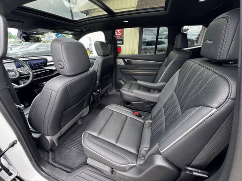 Used 2025 Buick Enclave Avenir w/ Trailering Package, 5000 lbs. AWD/4WD image 42