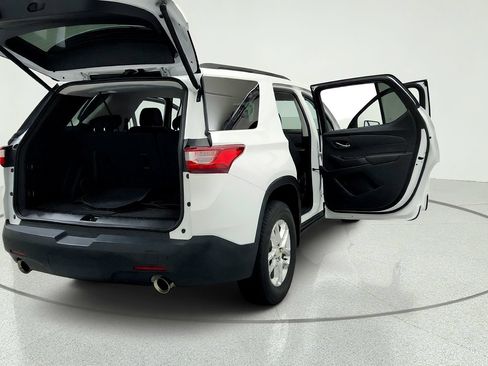 Certified 2021 Chevrolet Traverse LT FWD image 12