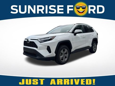 Used 2025 Toyota RAV4 XLE FWD image 1