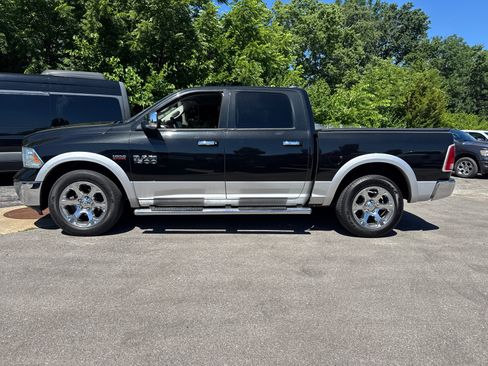 Used 2016 RAM 1500 Laramie w/ Convenience Group AWD/4WD image 3