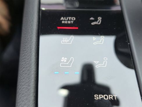 New 2025 Porsche Macan image 28