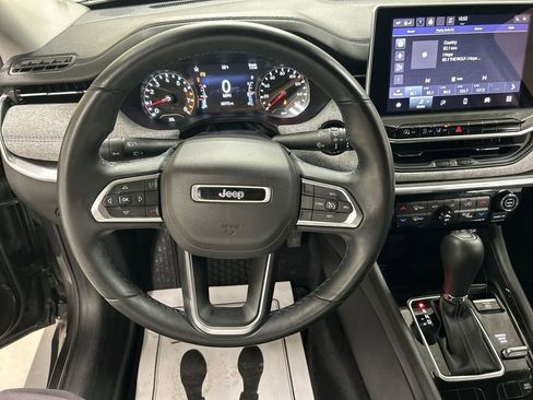Used 2022 Jeep Compass Latitude w/ Convenience Group AWD/4WD image 4