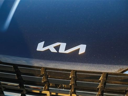 Used 2024 Kia Carnival SX image 6