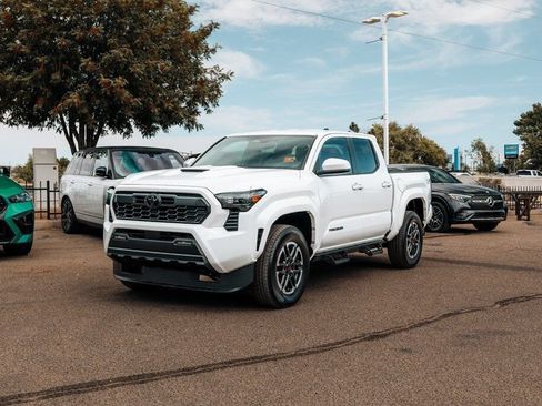 Used 2026 Toyota Tacoma TRD Sport AWD/4WD image 3