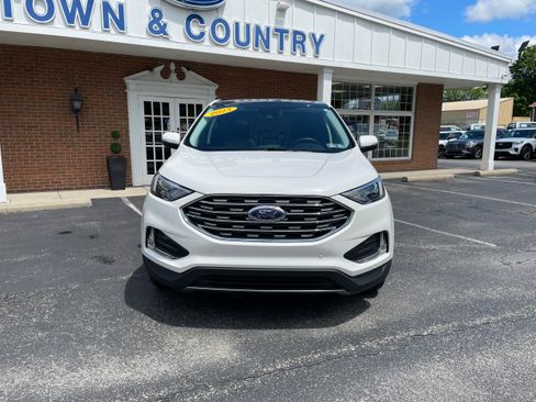 Used 2023 Ford Edge Titanium AWD/4WD image 2